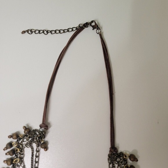 Beads and chains fashion necklace - Picture 2 of 4